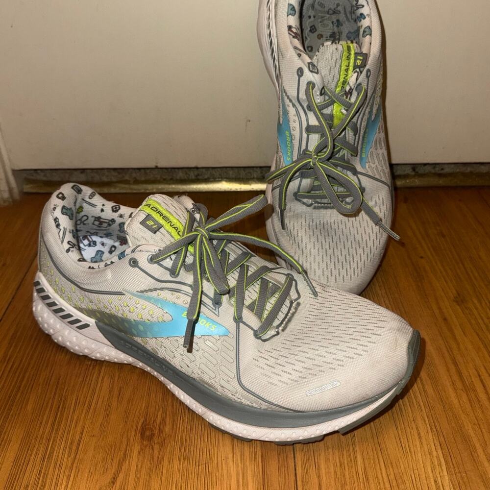 Brooks size 9 Adrenaline GTS 21 First Responder Running Sneaker